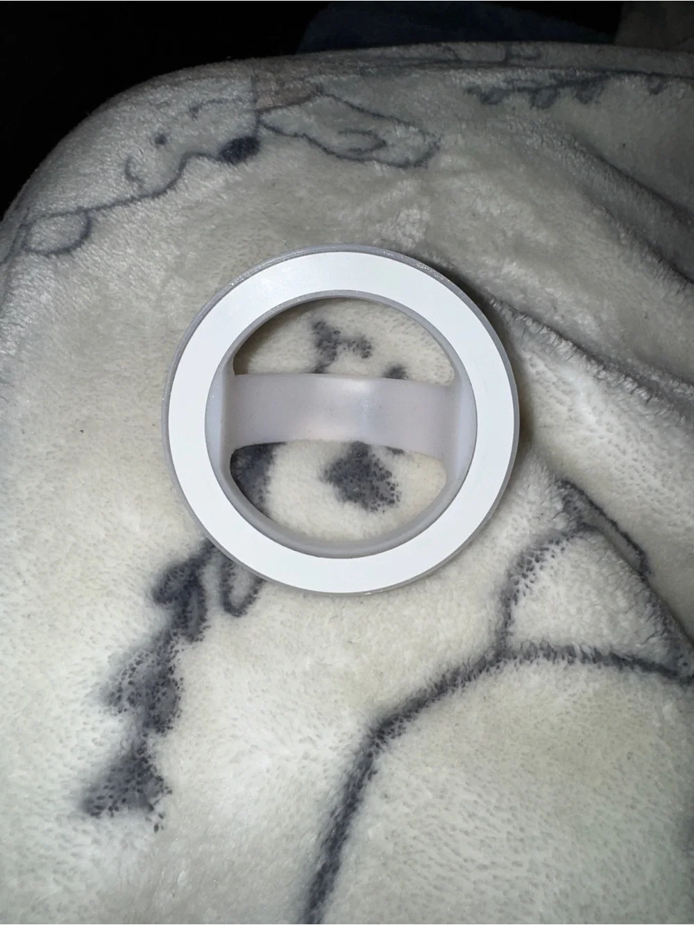 Case-Mate Iridescent White Phone Ring Grip